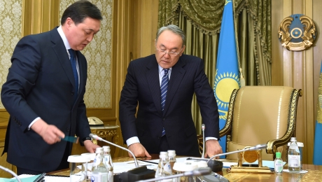 Назарбаев и Аскар Мамин